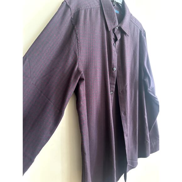 Perry Ellis Men’s Button-Down Shirt – Size M – Burgundy Micro Check Pattern - Picture 3 of 4